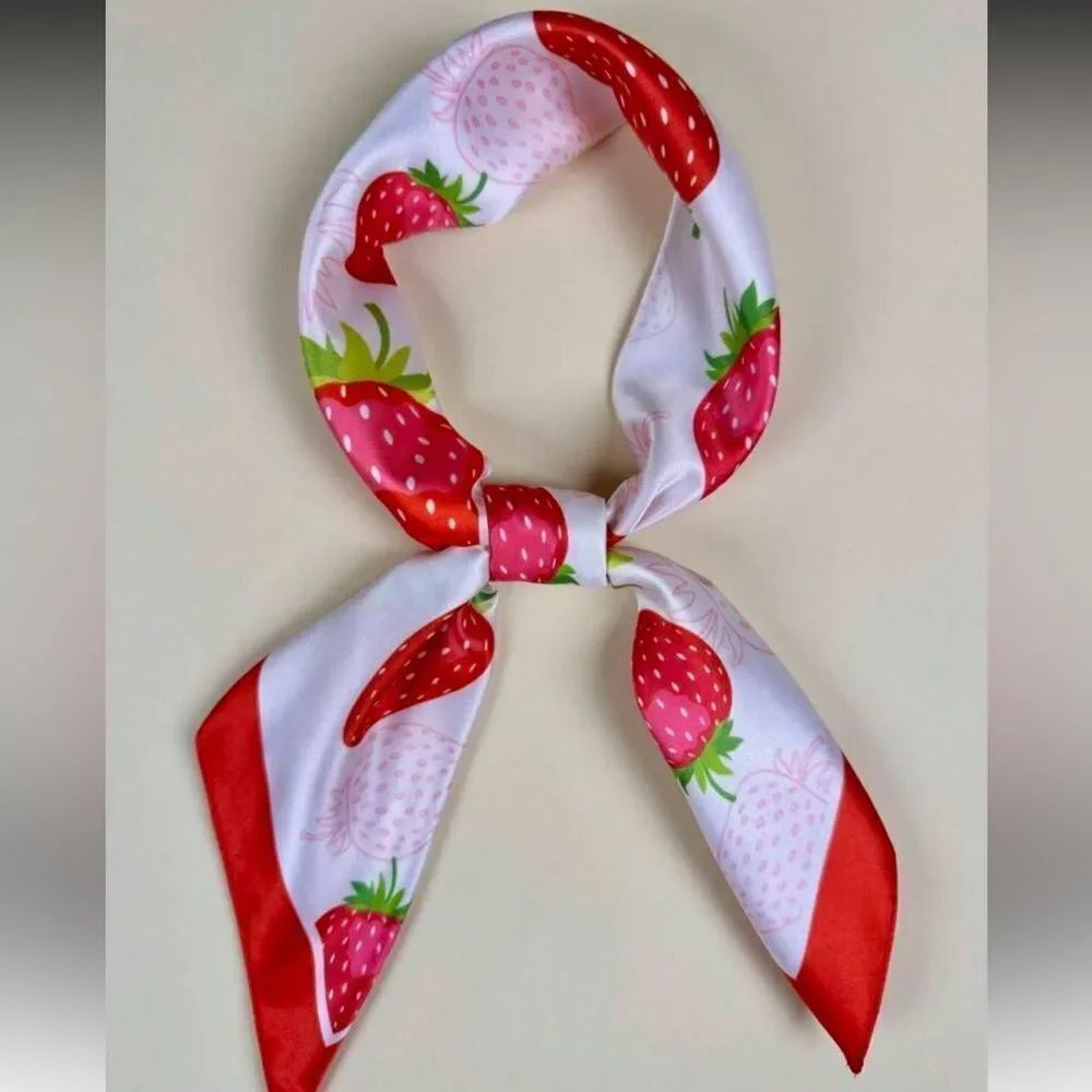Strawberry Print Scarf N1103
